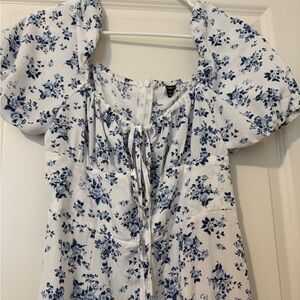 Floral Blue and White Women's Top